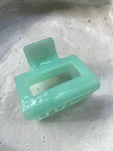 Load image into Gallery viewer, Dash Clip Small