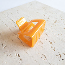 Load image into Gallery viewer, Dash Clip Small