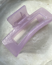 Load image into Gallery viewer, eco friendly acetate dash large claw clip in lilac by Goldnwares
