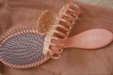 Load image into Gallery viewer, Goldnwares plant-based acetate curve clip and wet/ dry brush

