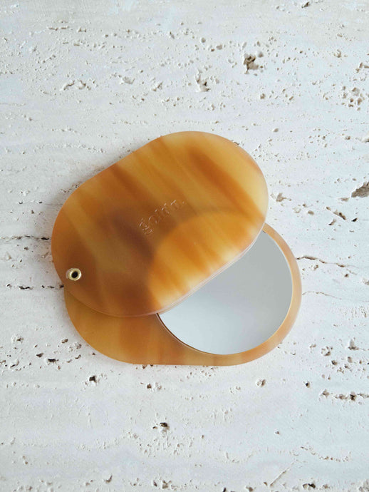 Golden Compact mirror in cognac 
